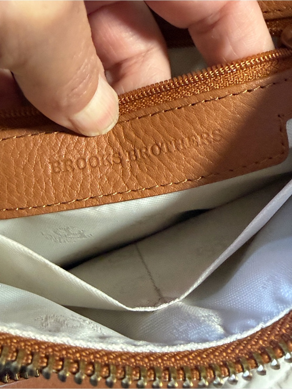 Brooks Brothers Pebbled Leather Shoulder Bag in Cognac - Picture 4 of 5